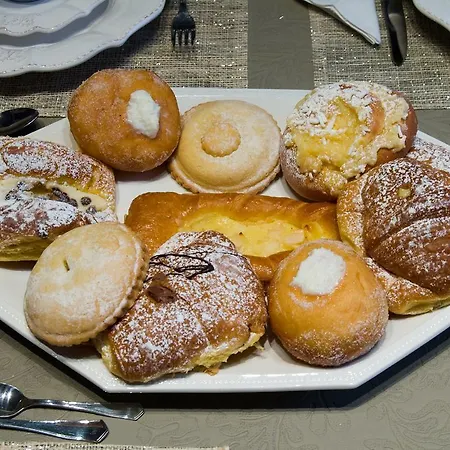 Les Suites Bed & Breakfast